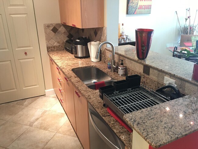 Building Photo - 700 E Boynton Beach Blvd