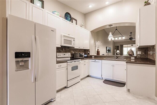 Building Photo - 323 Monaco Dr