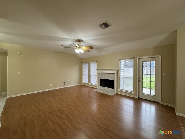Building Photo - 304 Ashland Creek