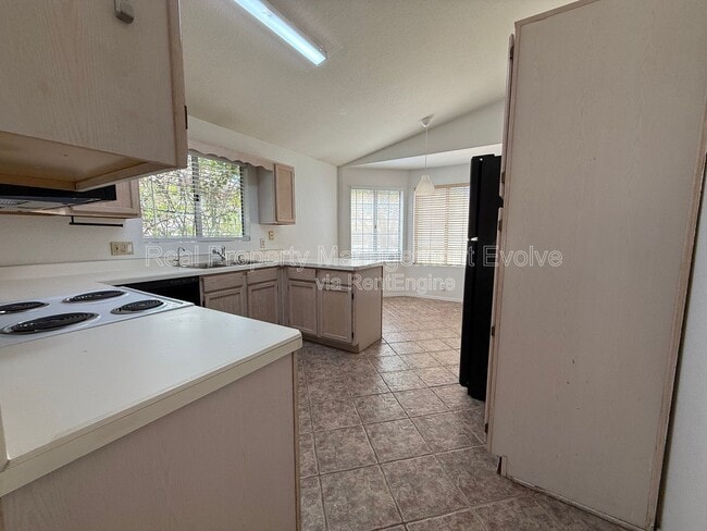 Building Photo - 4260 E Rosemonte Dr