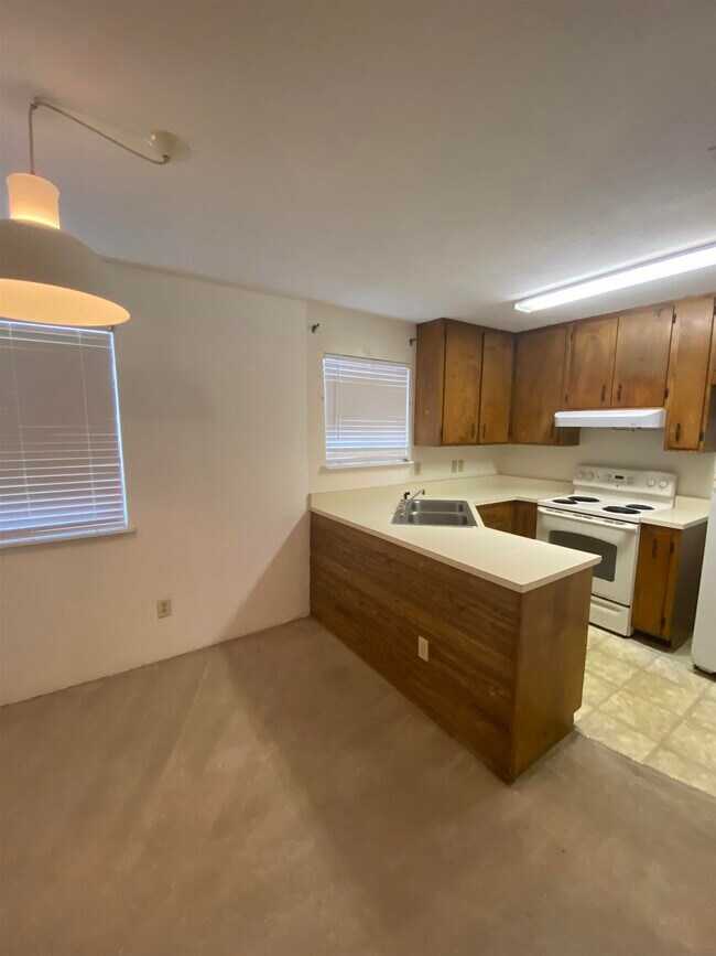 Building Photo - 6024 Greenon Ln