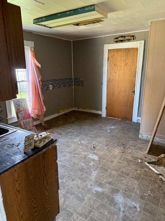 Building Photo - 516 Fifth-S