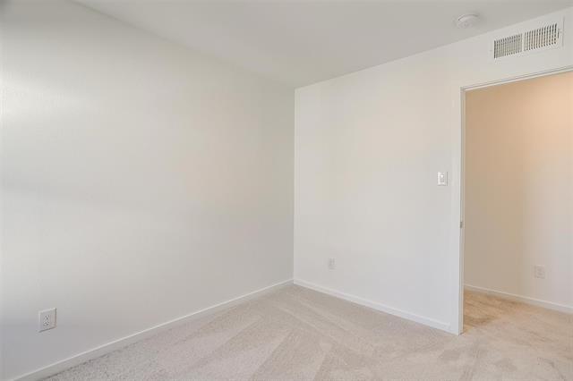 Building Photo - 12144 Thoroughbred Dr