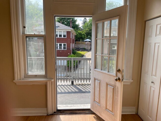 Building Photo - 14 N Bryant Ave