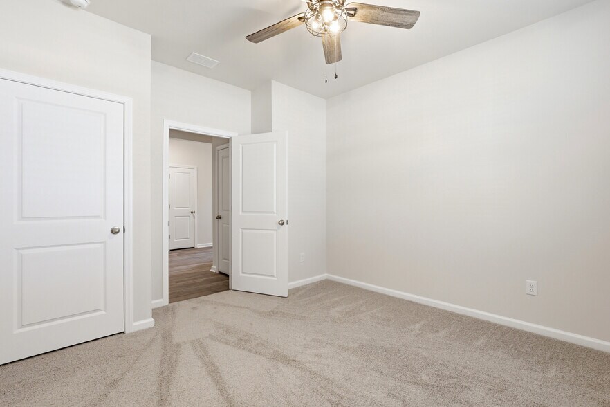 Building Photo - 115 Brooks Dr