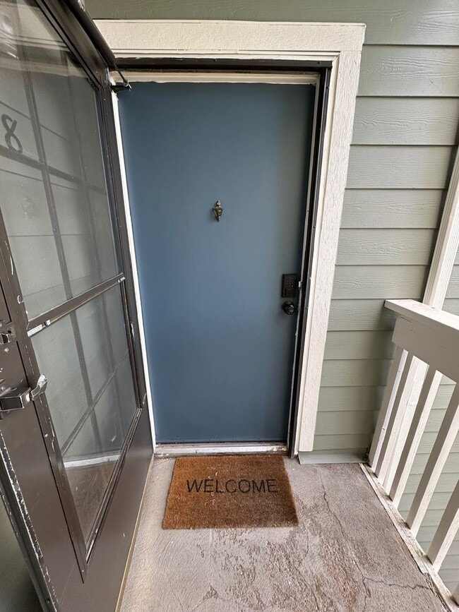 Building Photo - Bright & Updated 2Bd/1Ba Condo in Aurora