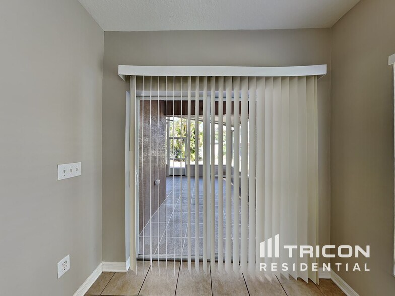 Building Photo - 6137 Skylarkcrest Dr