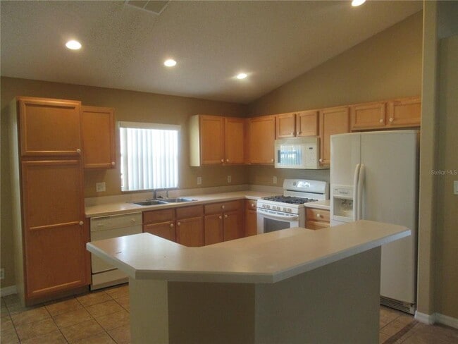 Building Photo - 3024 Samosa Hill Cir