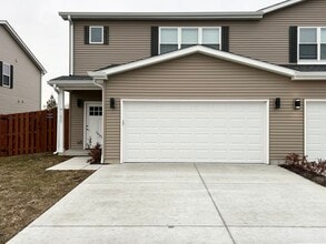 Building Photo - 1400 8th St