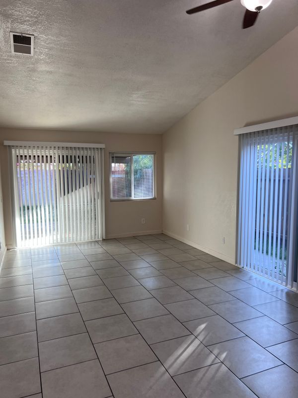 Building Photo - 13201 Lakota Dr