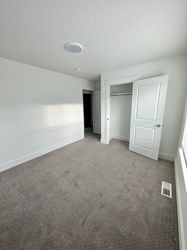 Building Photo - 3066 N Indigo Lp