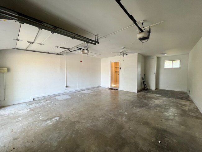 Building Photo - 9903 Astronaut Dr