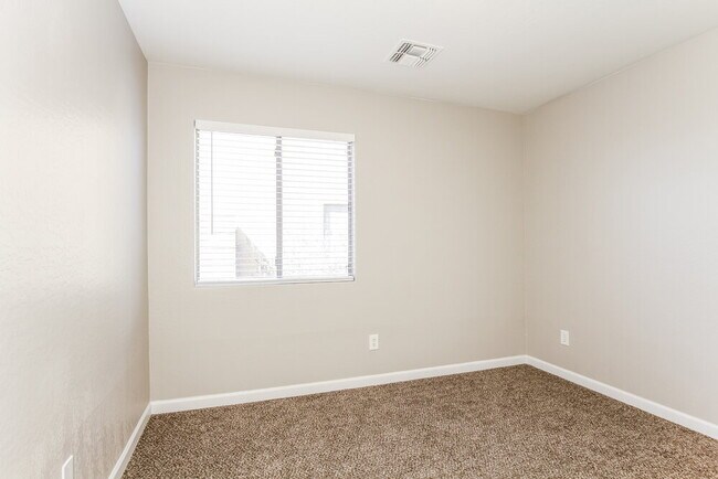 Building Photo - 25675 W Satellite Ln