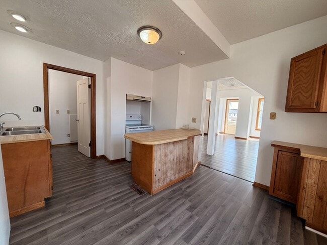 Building Photo - 2102 2nd Ave N