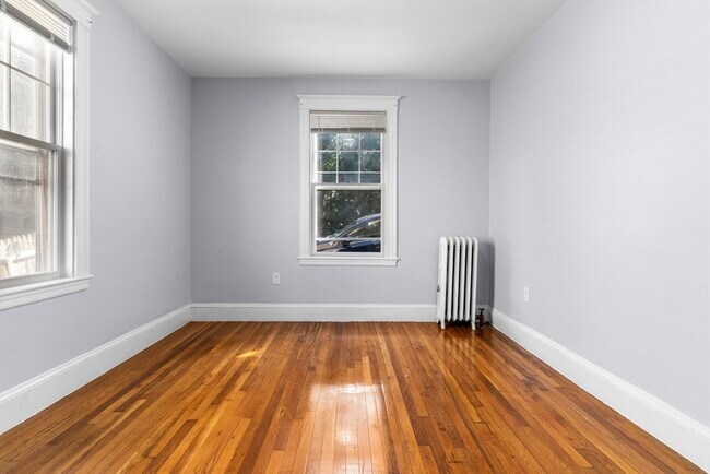 Building Photo - 570 Harvard St
