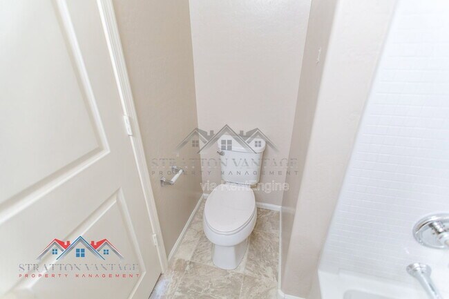 Building Photo - 2218 N 77th Dr