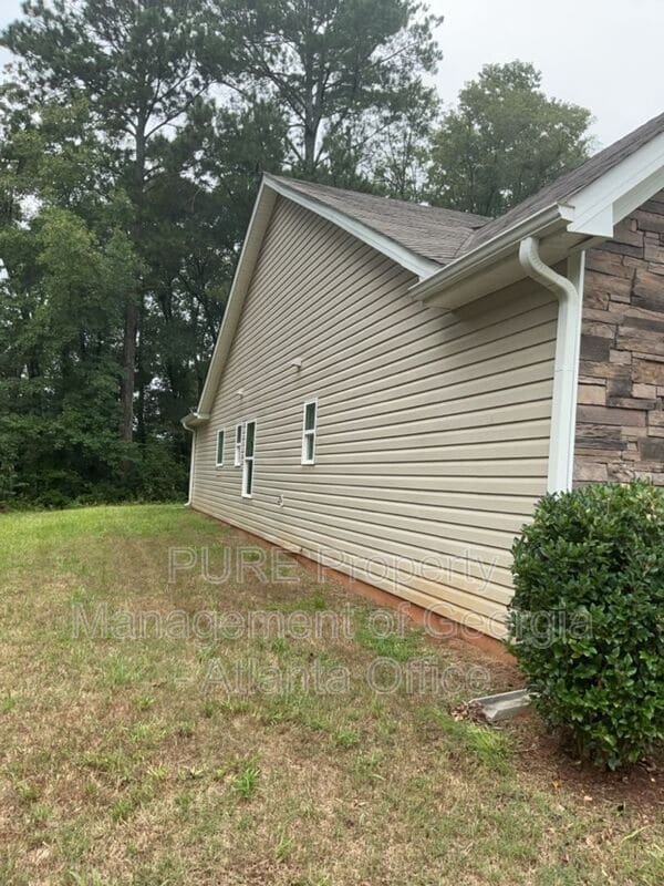 Building Photo - 160 Pine Ridge Rd
