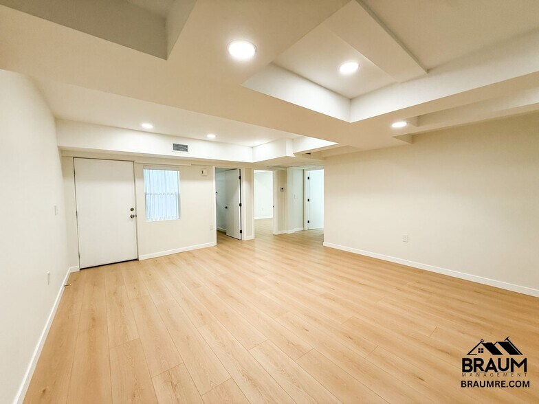 Building Photo - 15634 Leadwell St