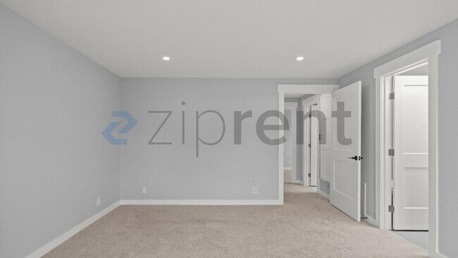 Building Photo - Unit