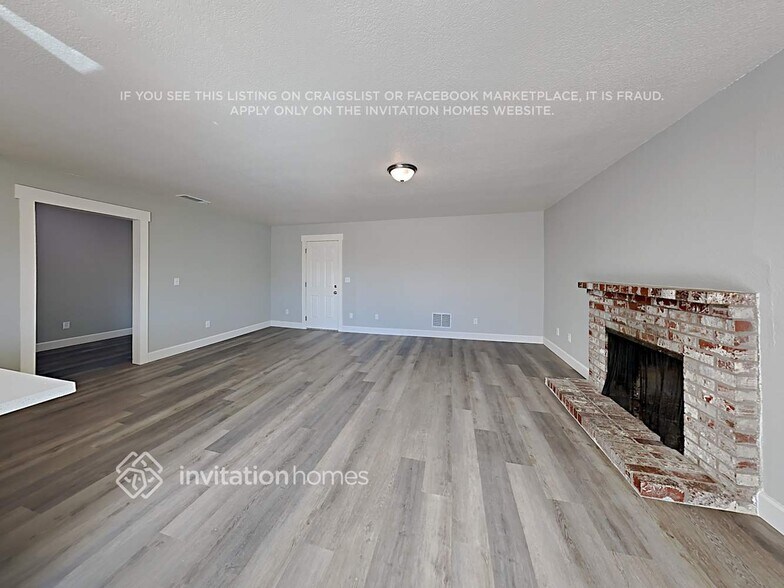 Building Photo - 6085 Kingwood Cir