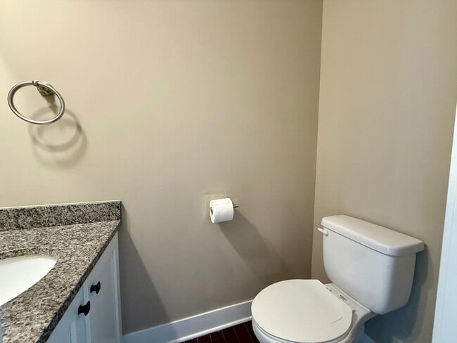 Building Photo - 2564 W Towne St