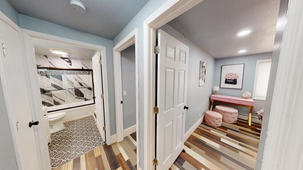 Building Photo - 21 Woodmere Ct