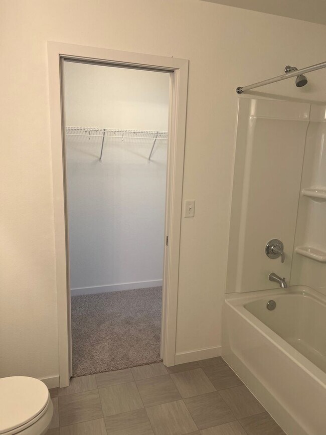 Building Photo - New 3 bedroom/2 bathroom house
