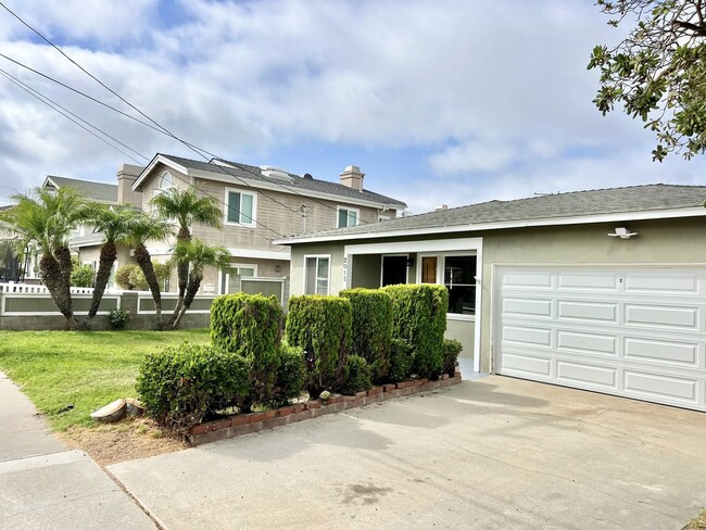 Building Photo - 2013 Plant Ave