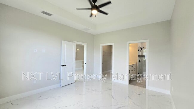 Building Photo - 702 Hightower Ave S