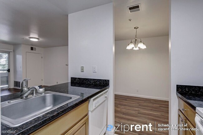 Building Photo - 2 br, 2 bath Condo - 3173 Wayside Plaza, W...