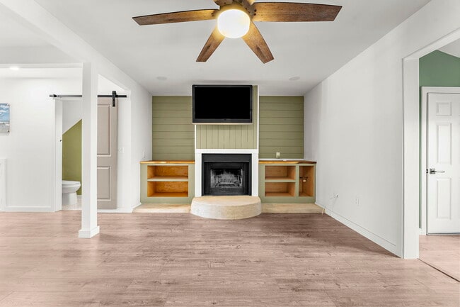 Building Photo - 706 Nora Ln