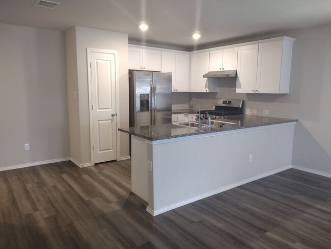 Building Photo - Charming 3 bedroom in Republic Creek!