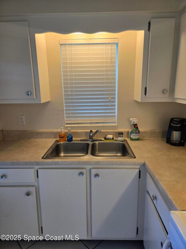 Building Photo - 350 Fillmore Ave