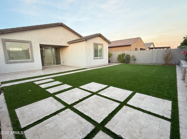 Building Photo - 11313 E Unger Ave