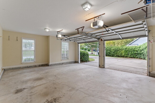 Building Photo - 391 Sandleton Way