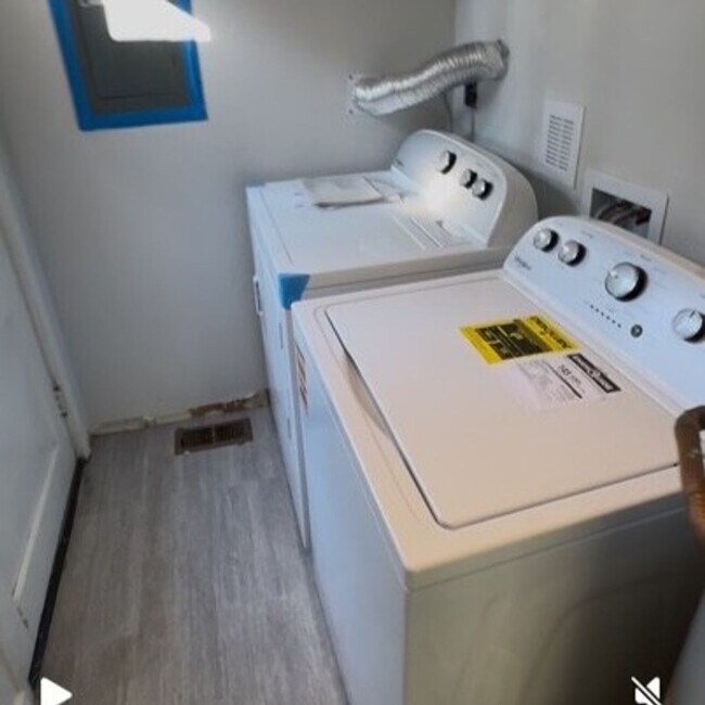 Building Photo - 3-Bedroom Home in the Sunnyland neighborhood! Move in Ready Now! Lease to End on 7/30/2026