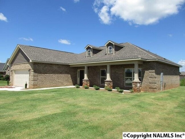Building Photo - LIKE NEW!  FOUR BEDROOM BRICK HOME IN HAZE...