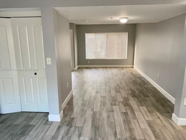 Building Photo - 144 Riviera Cir