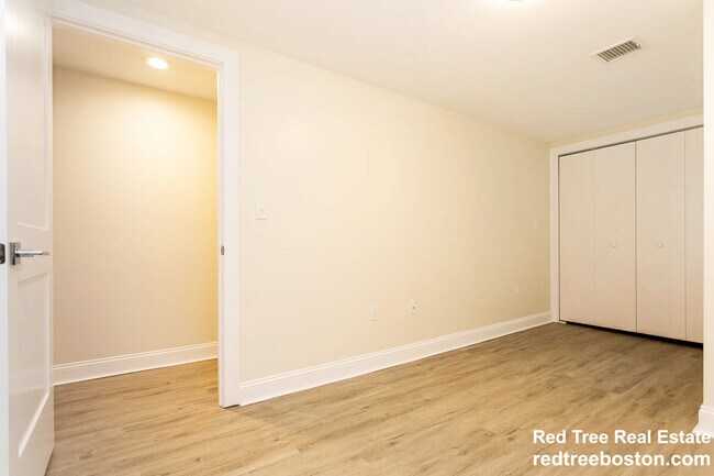 Building Photo - 476 Fulton St