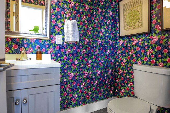 Building Photo - Totally Awesome in Trinidad! 3 bed + 2.5 BA on 2 levels