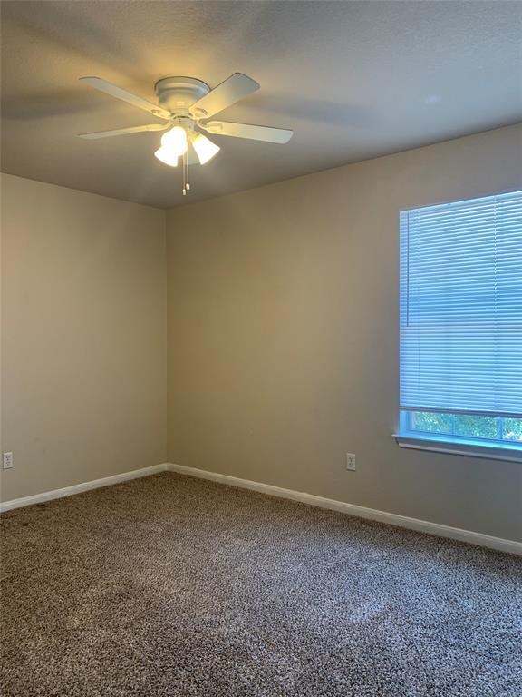 Building Photo - 18525 Blue Pond Dr