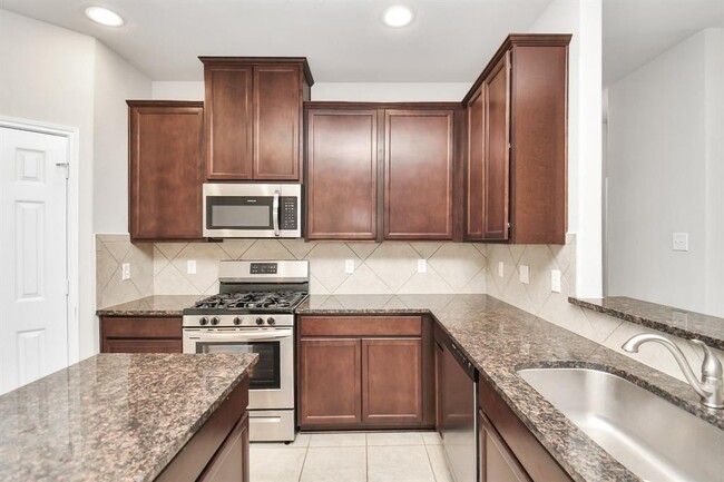Building Photo - 7230 Victorville Dr