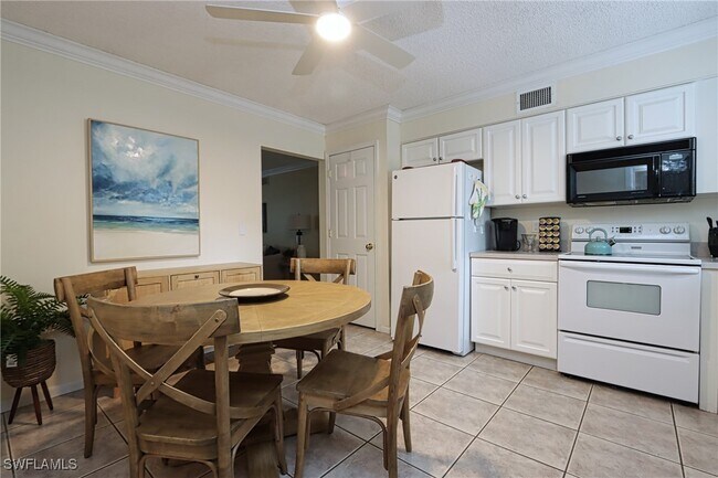 Building Photo - 940 3rd St S