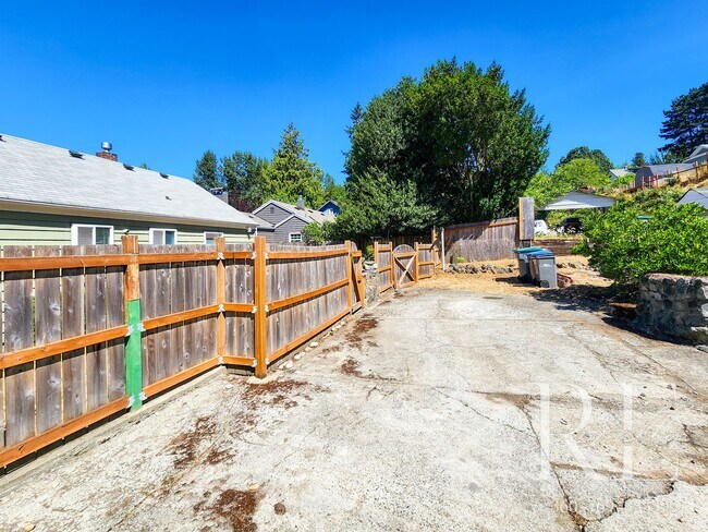 Building Photo - Classic Charmer with Water Views in the Heart of Manette