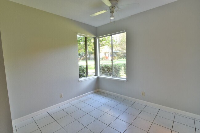 Building Photo - Remodeled and Clean 3 Bedroom 1.5 Bath Townhouse in South San Jose