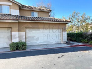 Building Photo - 2241 Lago Ventana
