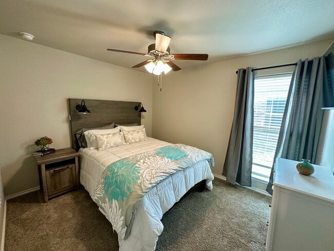 Building Photo - Furnished Rental - Minimum of 30 day stay