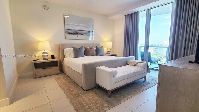 Building Photo - 3100 N Ocean Dr