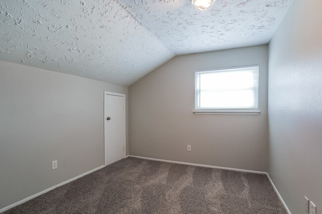 Building Photo - 22219 Diane Dr