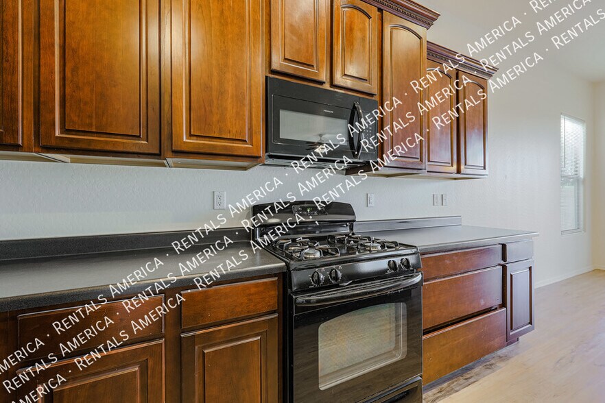 Building Photo - 16218 N 182nd Ln